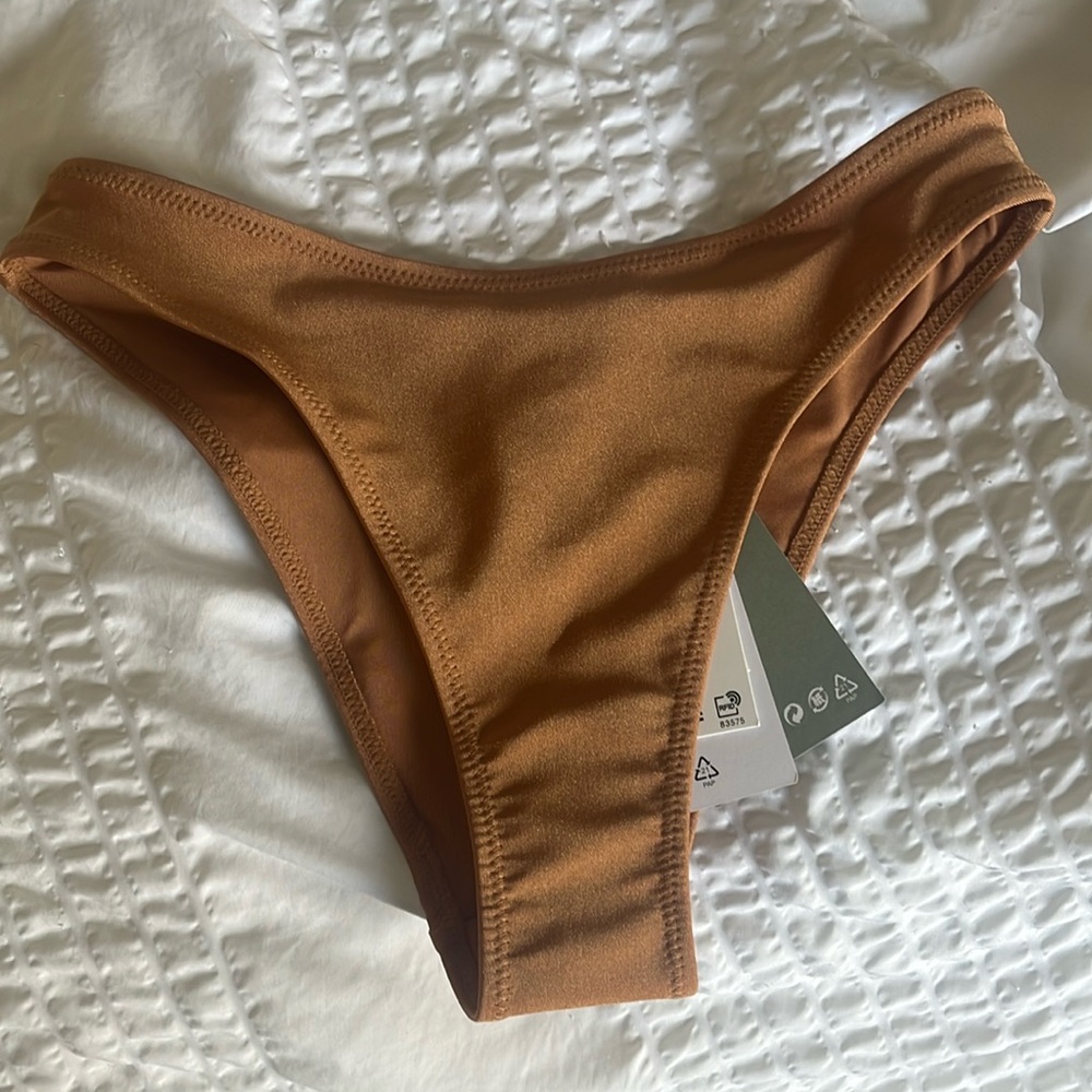 NWT H&M tan bathing suit bottoms (size 0)